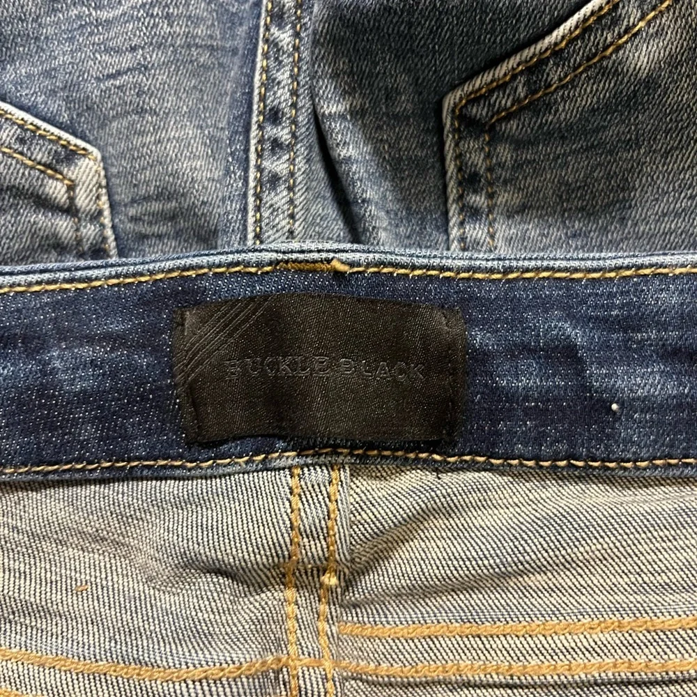 Buckle Black Distressed Ankle Skinny Stretch Blue Jeans Size 26x27 Fit 53 - Picture 2 of 10